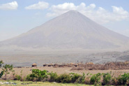 Le Mont Lenga qui domine un village masa